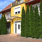 Apartment Haus Ferencz Boetoes